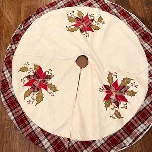 Poinsettia Tree Skirt